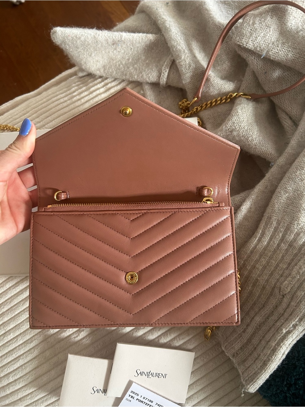 Saint Laurent Quilted Clutch in Dusty Rose with Gold YSL Hardware 100% authentic - Picture 4 of 8